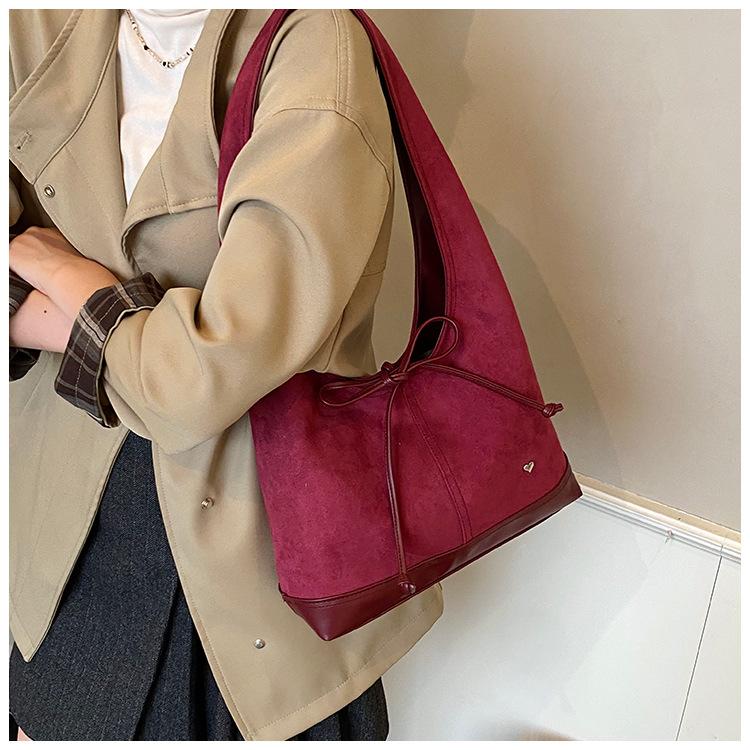 Matte Retro-Tasche mit großer Kapazität Damen Herbst und Winter Freizeit Schulter Achseltasche Pendler Knödeltasche