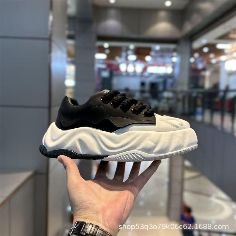 Fashion New Men's Thick Bottom Sneakers Fashionable and Versatile Youth Casual Shoes Outdoor Soft Bottom Durable Sports Running Shoes