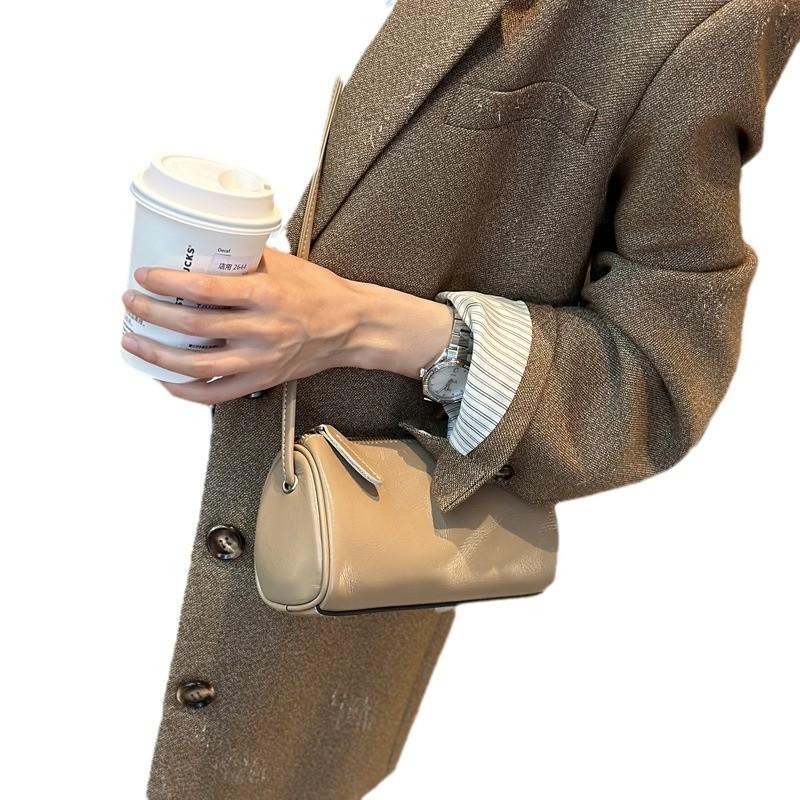 Leather Messenger Bag Women'S Retro High-End Sense Niche Cylinder Small Bag Versatile Mini Messenger Mobile Phone Bag