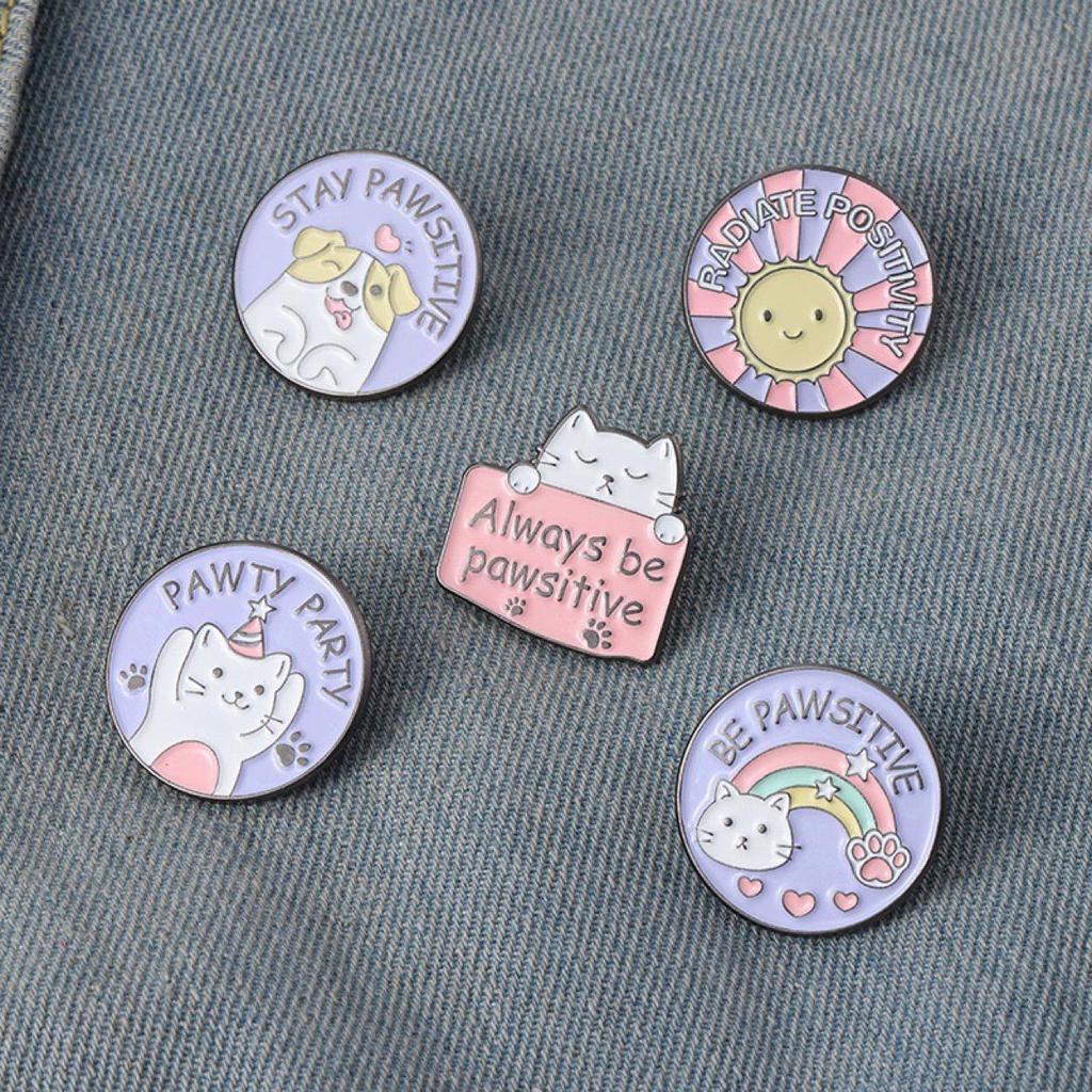 Derpy Kitten Cartoon Brooch - Cute Round Metal Cat Badge