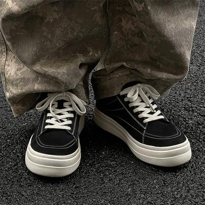 Frühlings- und Sommer-Herrenschuhe Klassische Trend-Designstile Outdoor-Street-Walking Schwarze vielseitige Jugendschuhe Heiß Neu