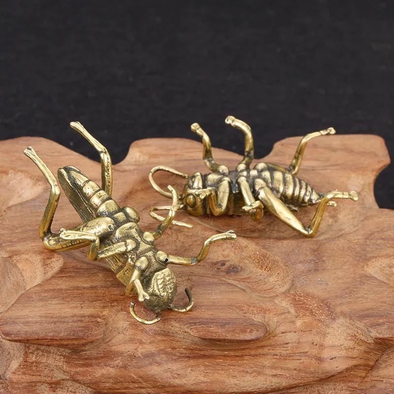 Solid Brass Cricket Ornament Retro Tea Pet Metal Insect Office Table Decoration for Insect Enthusiasts Creative Collection