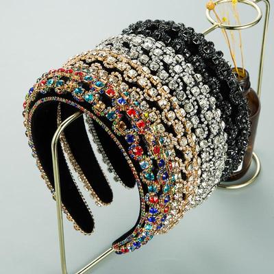 Elegant Velvet Palace-Style Rhinestone Headband for Women – Fashionable and Beautiful Hair Accessory