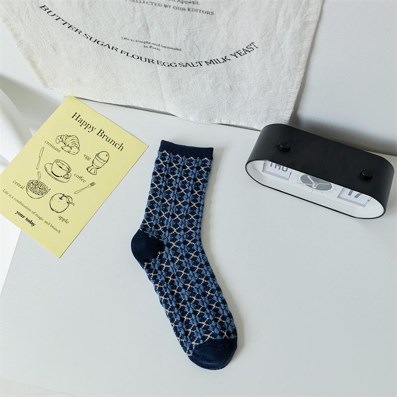 Socks Women'S Retro College Style Women'S Socks Autumn And Winter British Rhombus Cotton Socks Japanese Versatile Medium Tube Tide Socks Literary