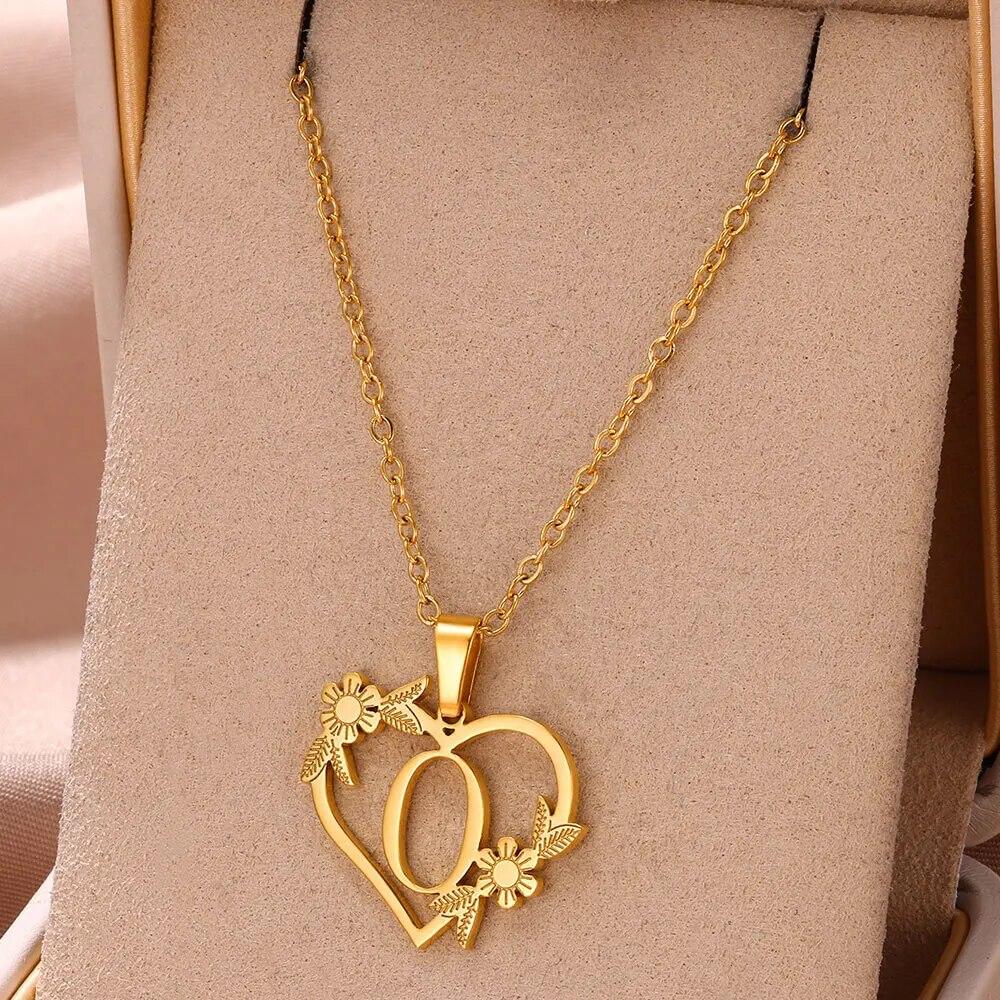 Zlatá farba Jemný kvetinový náhrdelník s iniciálami pre ženy a dievčatá z nehrdzavejúcej ocele Srdiečko s písmenom Choker náhrdelník Najlepšie darčeky Abecedné šperky