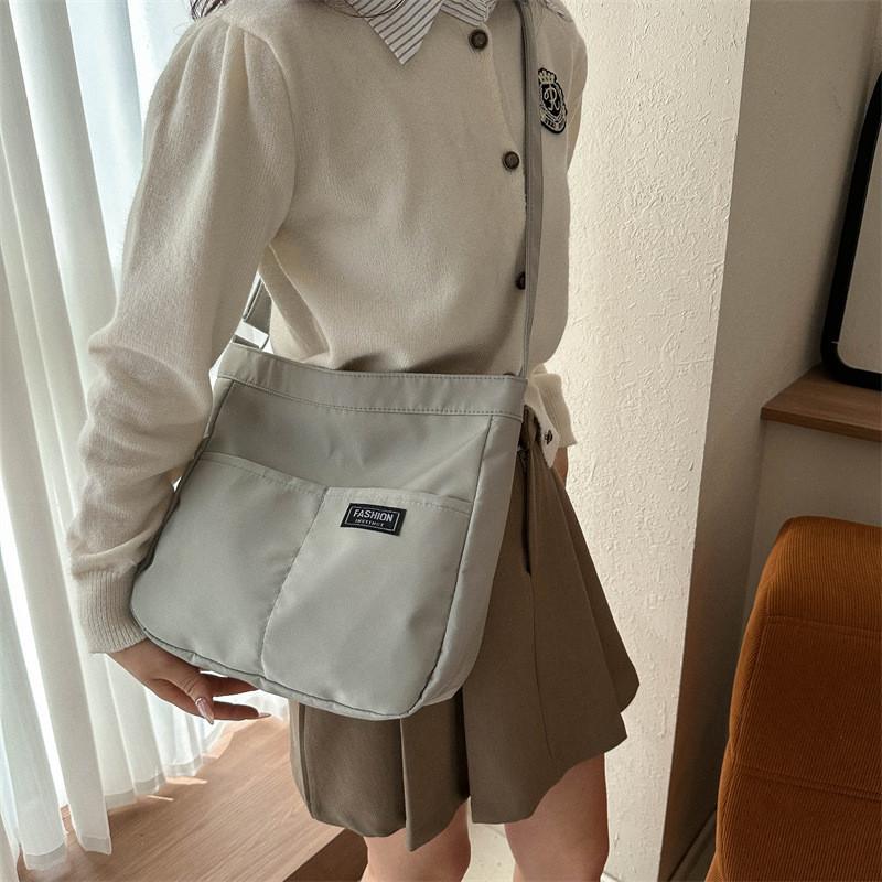 Stilvolle Vintage-Tragetasche für Damen mit geräumigem Design und trendigem Streetstyle