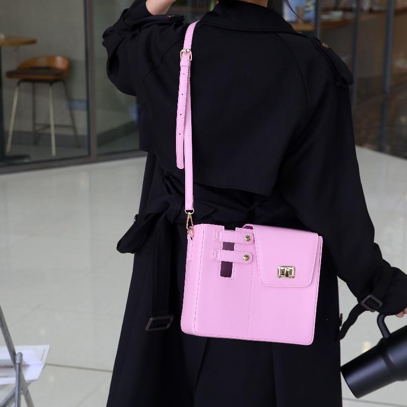 Outdoor Portable Beverage Bottle Water Cup Bag Universal Large Thermal Insulation Water Cup Storage Bag Multi-Functional Shoulder Messenger Bag