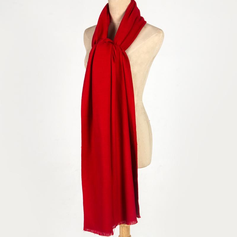 Wysokiej jakości czerwony szalik z nadrukowanym logo na spotkania roczne i wesela