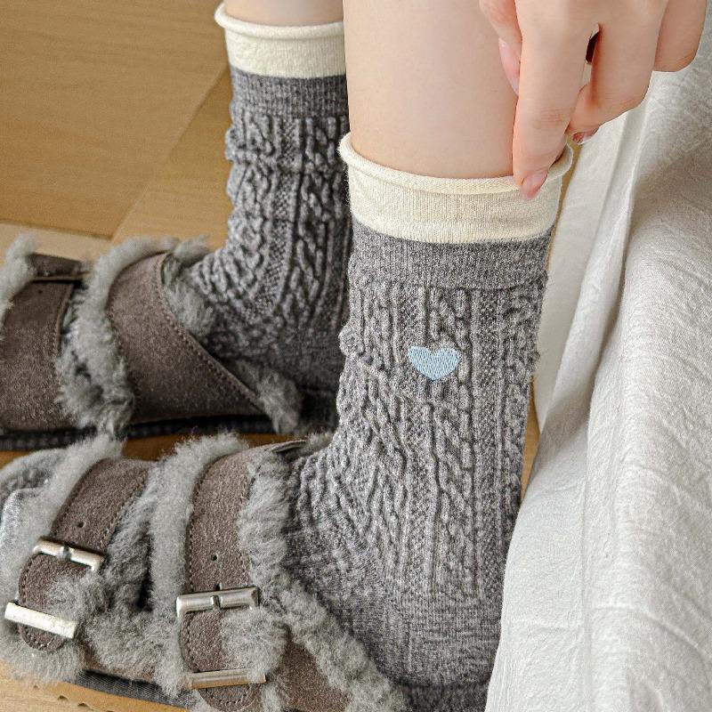 Thick Wool Socks - Suitable for Autumn and Winter. Flared Cuffs. Color Contrast. Mid-calf Length. Embroidered Hearts. Twisted Yarn Pile Socks.