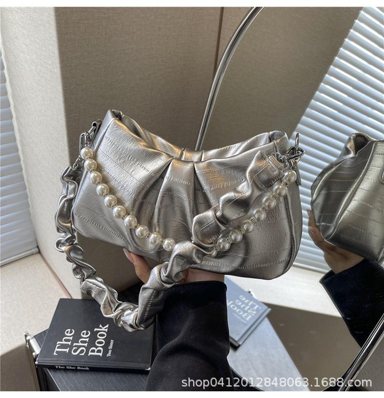 

Маленькая сумка-мессенджер с французской складкой под мышкой, новый модный нишевый дизайн 2025 года, зарубежная, для поездок, на плечо, женская сумка серебряный