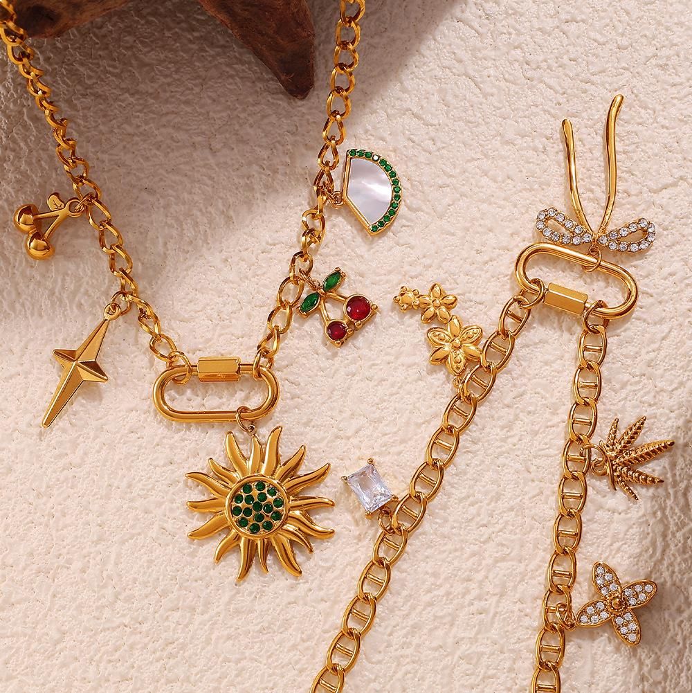 Personalized Stainless Steel Necklace Gold Fashion High Sense Clover Pepper Design Sense Temperament Necklace Jewelry