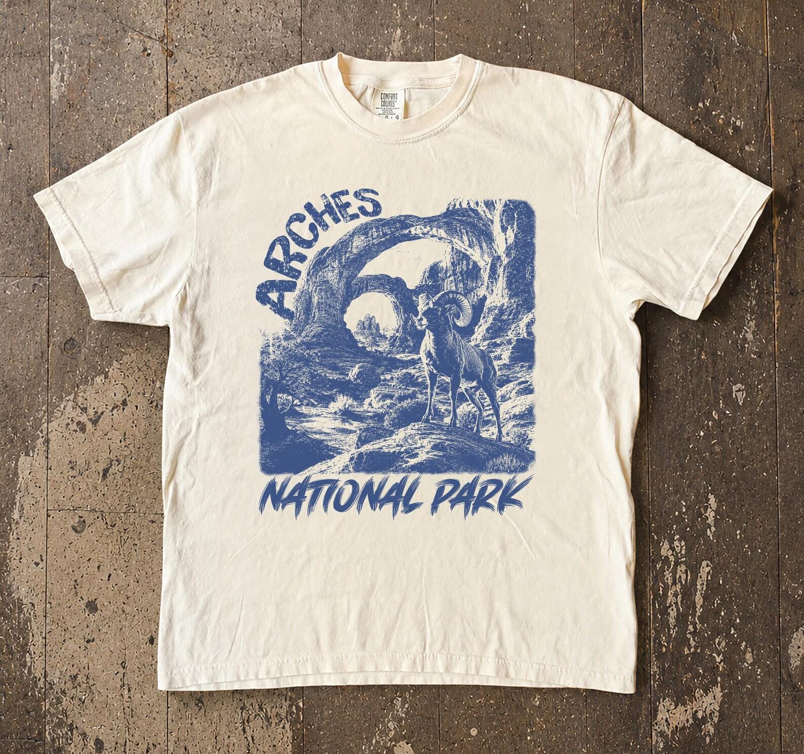 Arches National Park T-Shirt, Retro Scenic Arch Graphic Tee, Utah Desert Hiking Shirt 3XL