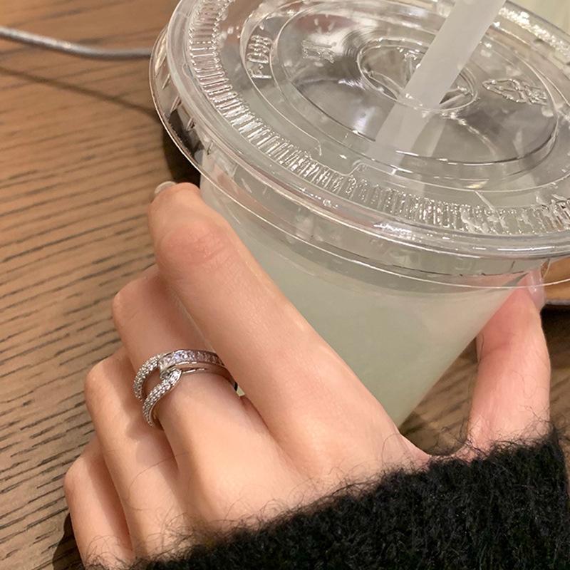 Zarter offener Knotenring, Weiblichkeit, High-End-Sinn, Mit Diamanten besetzter Zirkonring, Persönlichkeit, Nischen-Designgefühl, Zeigefingerring.