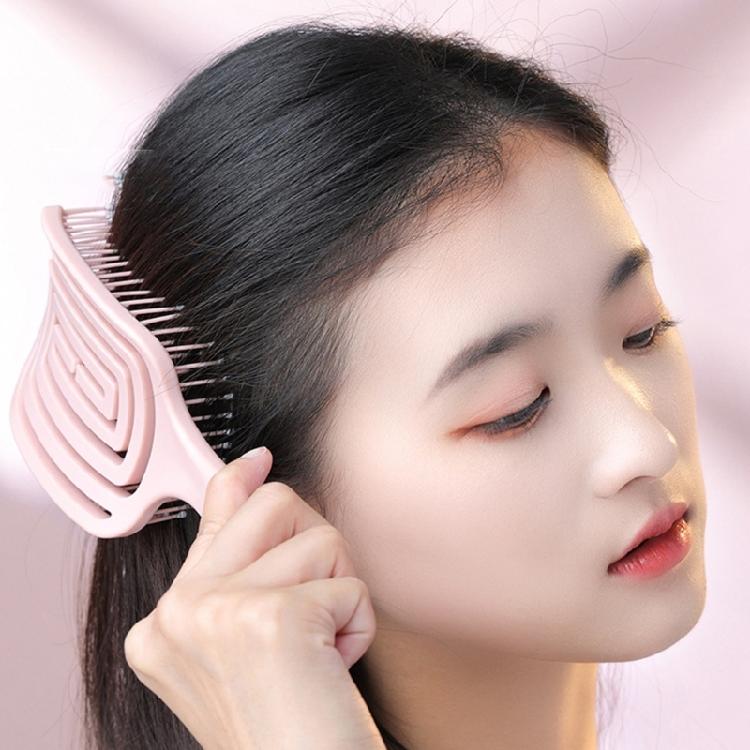 Professional Scalp Massage and Hair Detangling with this Styling Comb