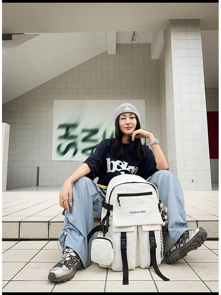 High-Capacity Backpack for Students: Stylish and Trendy for Junior High, High School, and University