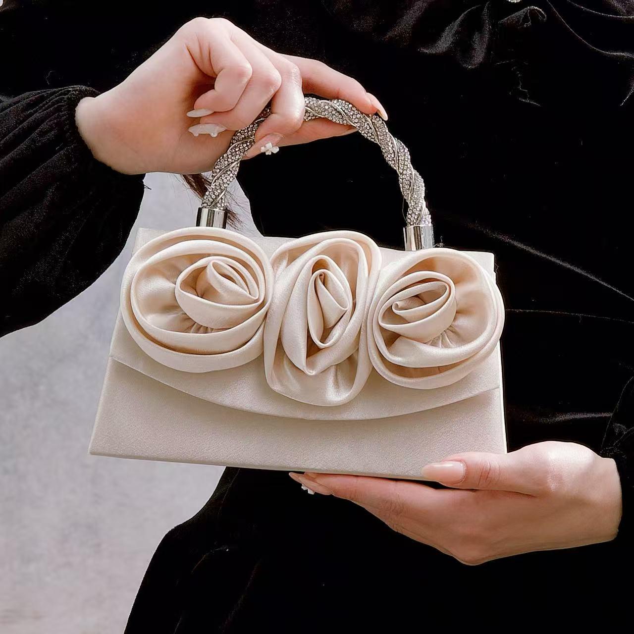 

Diamond-Studded Silk Flower Clutch: Fashionable Party Crossbody & Evening Bag 22x20x6 cm абрикосовий