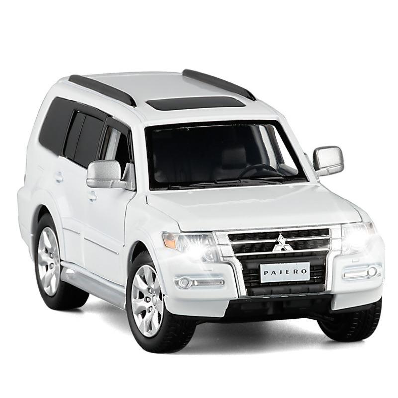 1/32 Mitsubishis PAJERO SUV Alloy Car Model Diecasts Metal Toy Off-road Vehicles Car Model Collectible Simulation Childrens Gift
