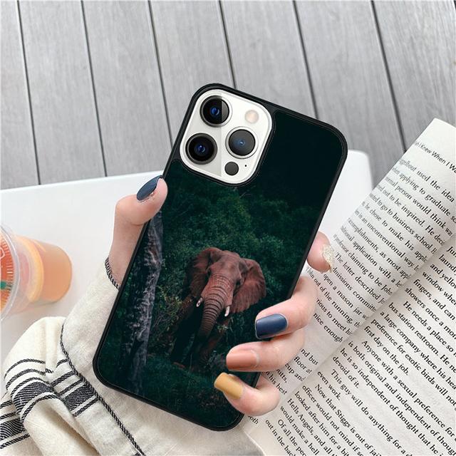 Elephant Love Affection Nature Phone Case For iPhone 17 Air 15 16 Pro Max 14 13 12 11 Pro Max Plus Coque Shell