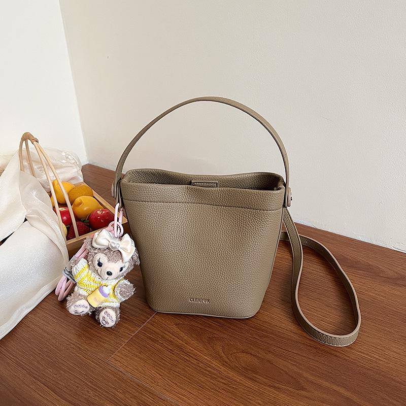 Bøtteveske 2025 sommer ny godterifarget veske allsidig avslappet messenger-veske moteriktig allsidig skulderveske