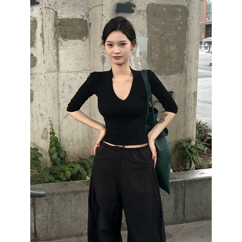 American-Style Spicy Girl Black V-Neck Mid-Sleeve T-Shirt for Women, Spring Slim-Fit Design Top, Sexy Style Blouse