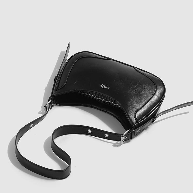 Korean-style 2025 new underarm bag, niche high-end oil wax leather, fashionable and versatile, single shoulder crossbody bag, simple for commuting