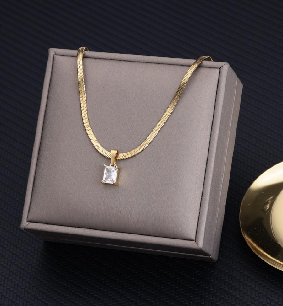 

Винтажное ожерелье из ржавой стали с цирконом, плоская цепь со змеиной костью, цепочка с лезвием, квадратный изумрудный кулон, ожерелье для женщин, дропшиппинг