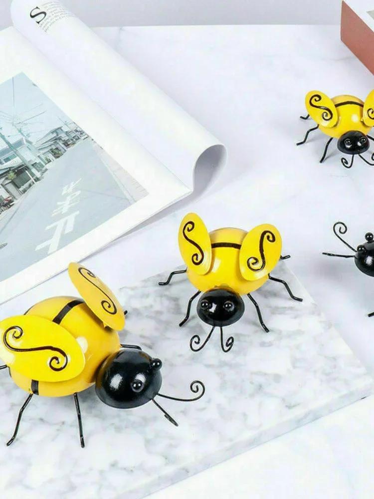 4 Peças de Arte de Ferro Antigo Abelha Nostálgica Luz de Luxo Bar Café Decoração de Arte de Parede Decoração de Jardim Mural Pendurado na Parede