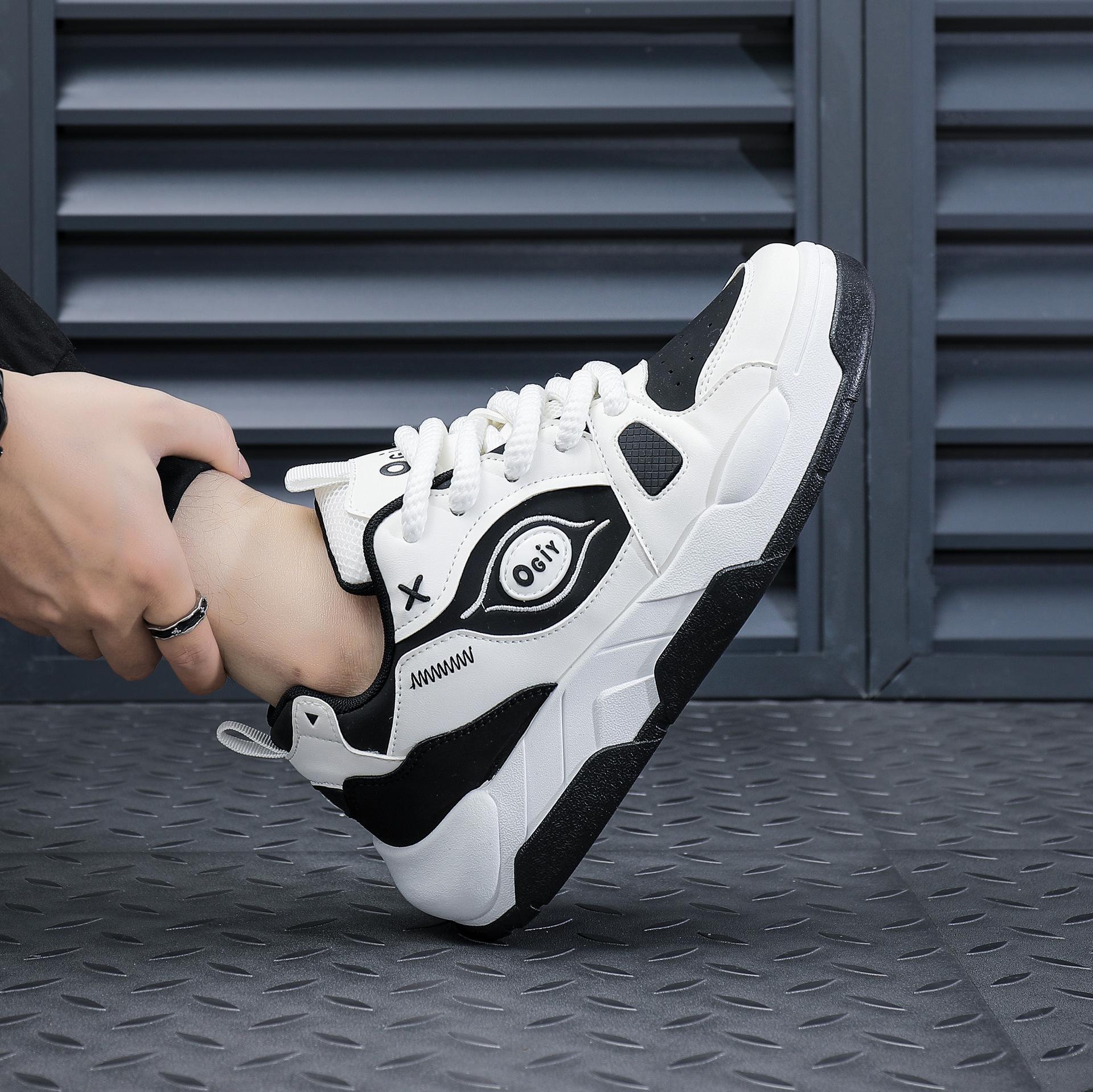 

2025 spring new bread shoes platform versatile board shoes casual sports student men s shoes fashion Korean version of dad shoes 39