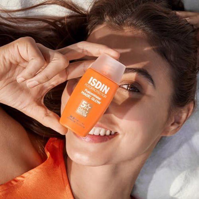 Crème Solaire Visage Fusion Water MAGIC GLOW SPF 30 - ISDIN - Effet Glow - Absorption Immédiate - 50ml