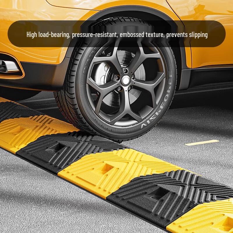 Heavy-Duty Rubber Road Speed Bump