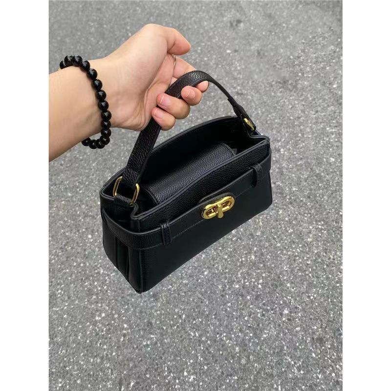 Bag women's new high-end texture niche retro metal buckle shoulder bag commuter versatile messenger bag