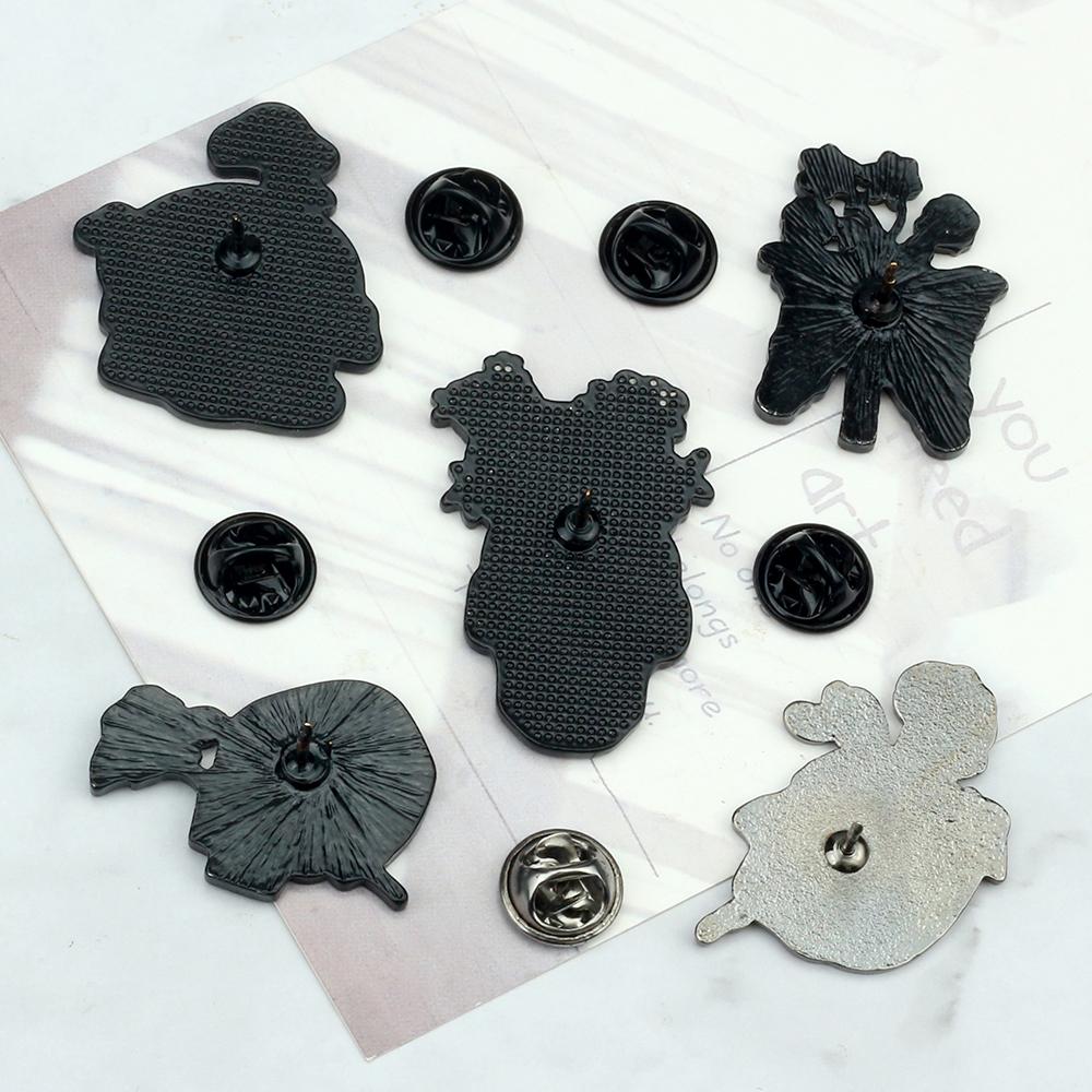 Skull Series Punk Creative Brooches Rib Skeleton Rose Flower Badge Bag Denim Enamel Lapel Pins Gifts for Friends Fashion Jewelry