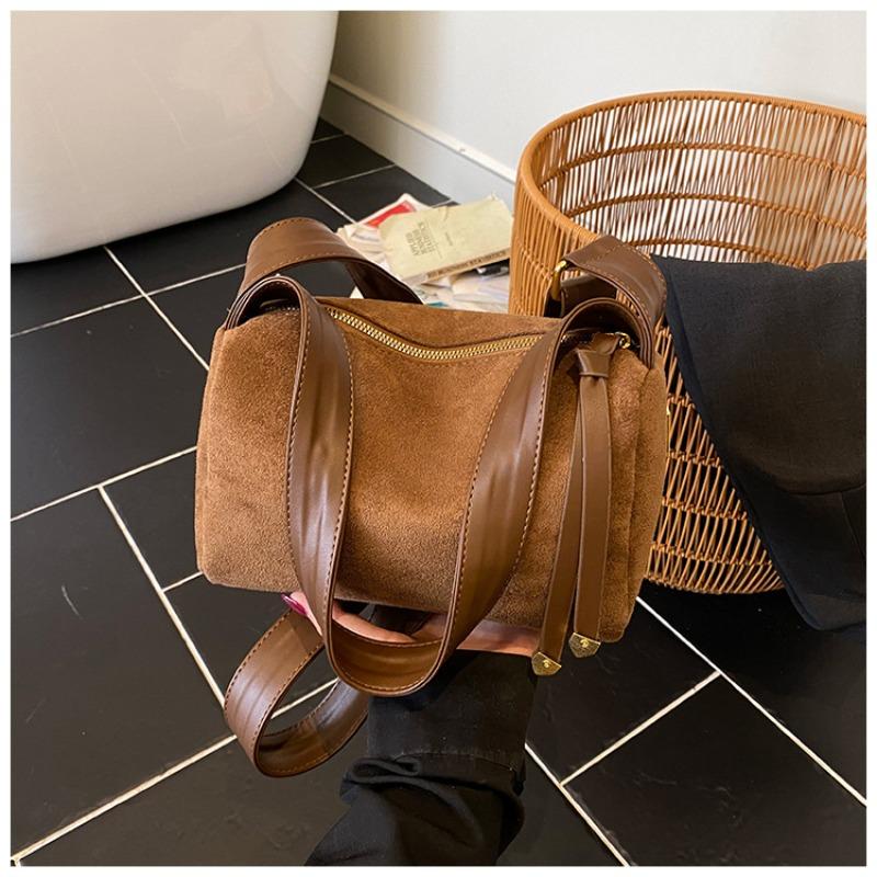 

Маленькая матовая ретро-сумка женская осенне-зимняя универсальная новая сумка через плечо, сумка-мессенджер, сумка-подушка под мышкой коричневый