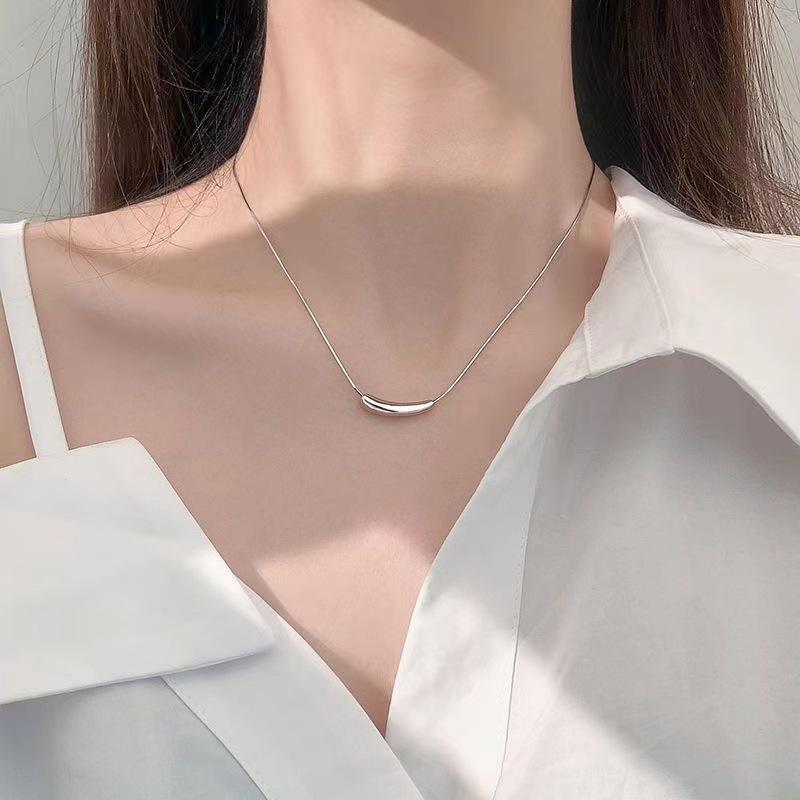 Elegant Irregular Eggplant Necklace: Advanced Cold Style Clavicle Chain for Women
