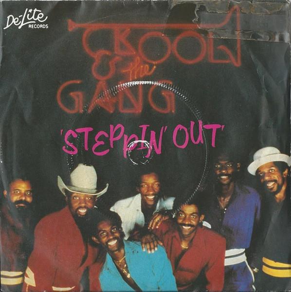 

7inch Record KOOL & THE GANG - Steppin Out DE4 De-Lite Records 1981 UK Soul/Funk Used