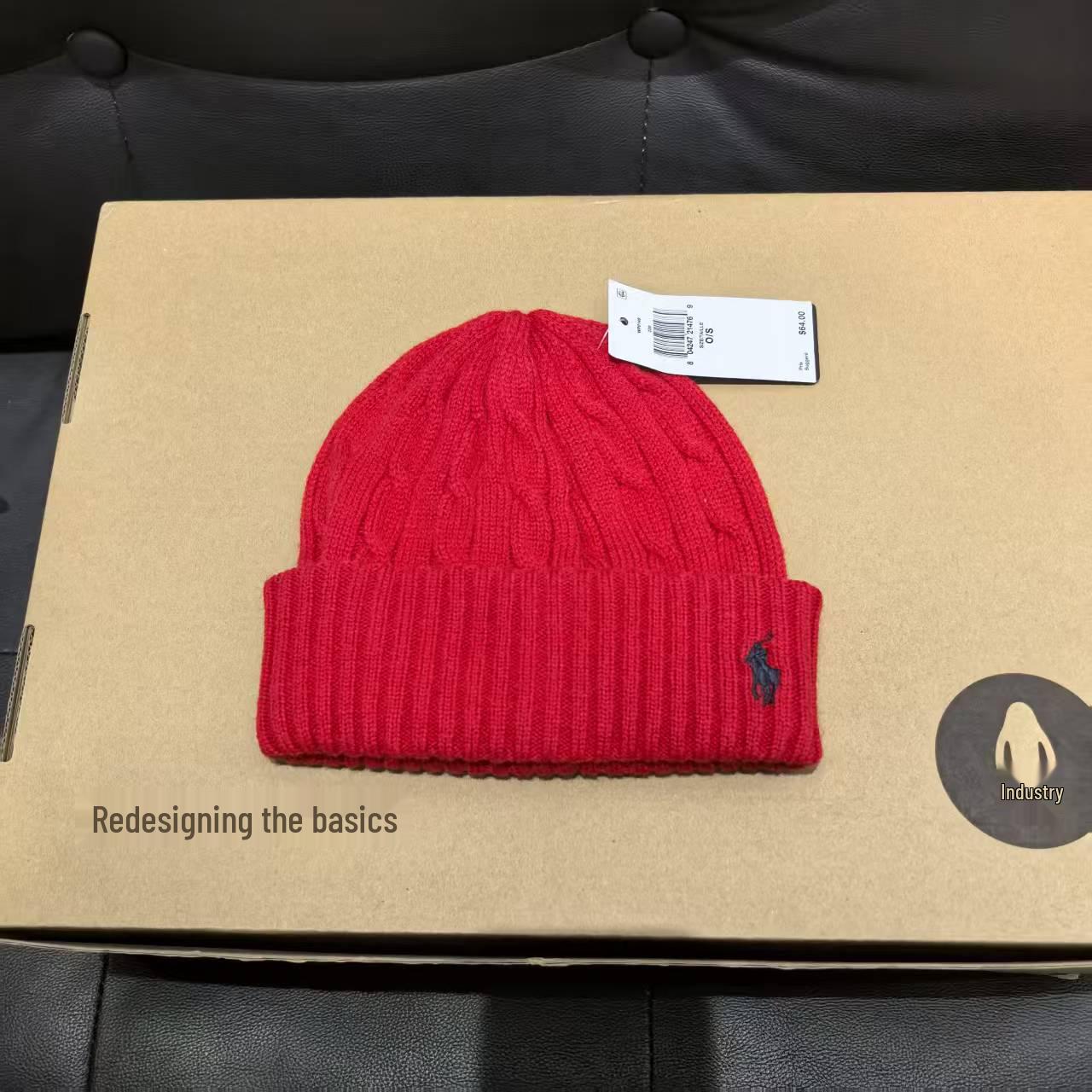 

Winter Classic Cable Knit Wool Blend Scarf & Hat Set with Pony Embroidery for Couples красный