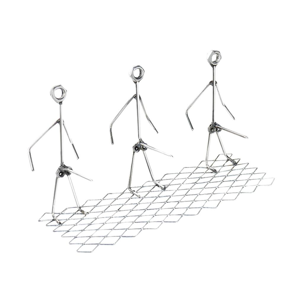 Metal Art Sculpture Set Three People Standing on Grill Mesh Handmade Decorative Barbecue Hot Dog Cooking Tool Figurines