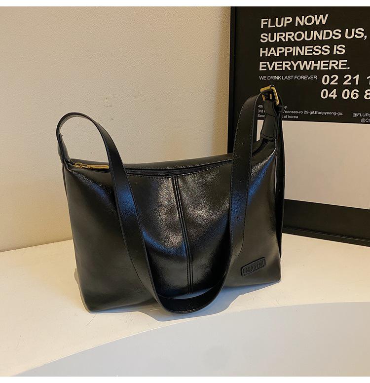 Women's Retro Versatile Large-Capacity Crossbody Tote Bag