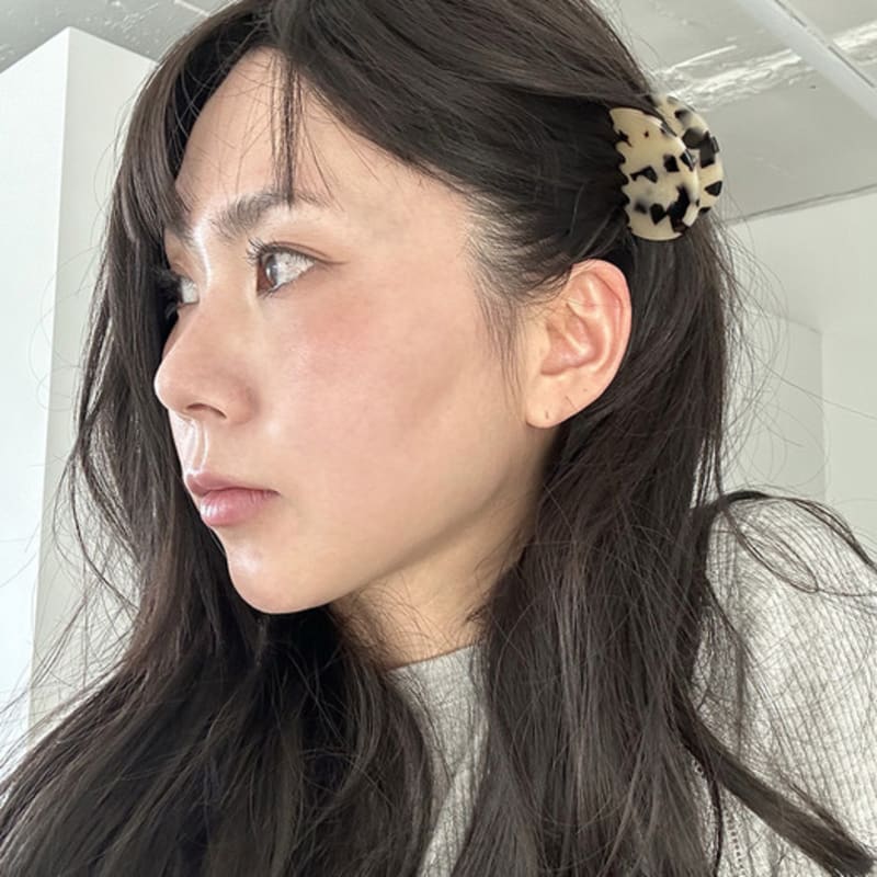 

mosxe Leopard pouch hair clip (2color) beige leopard