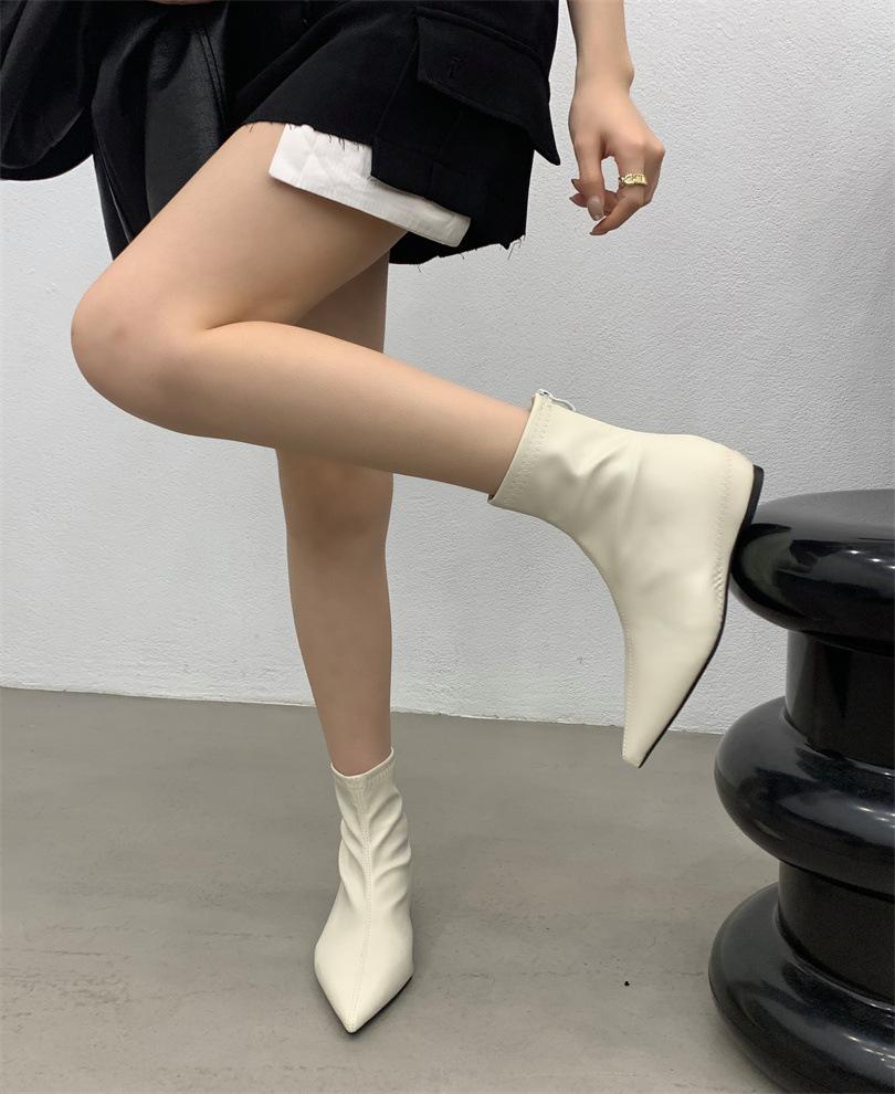 

2025 autumn and winter new fashionable versatile rear zipper retro suede Korean small ankle boots thin boots square head slope 39