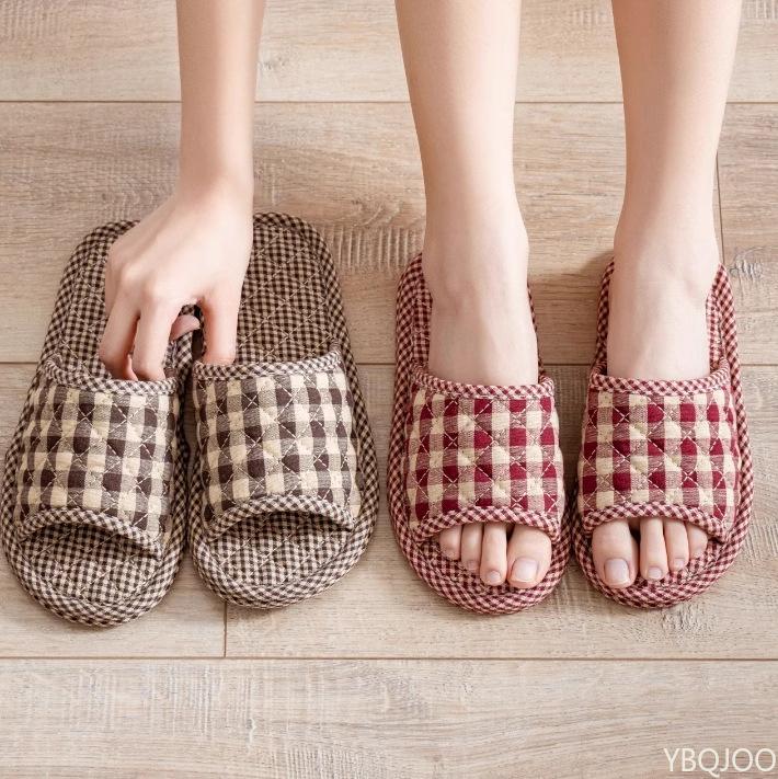 Fashion Indoor soft soled home shoes fabric slippers for couples anti slip breathable men's women's slippers for indoor home use