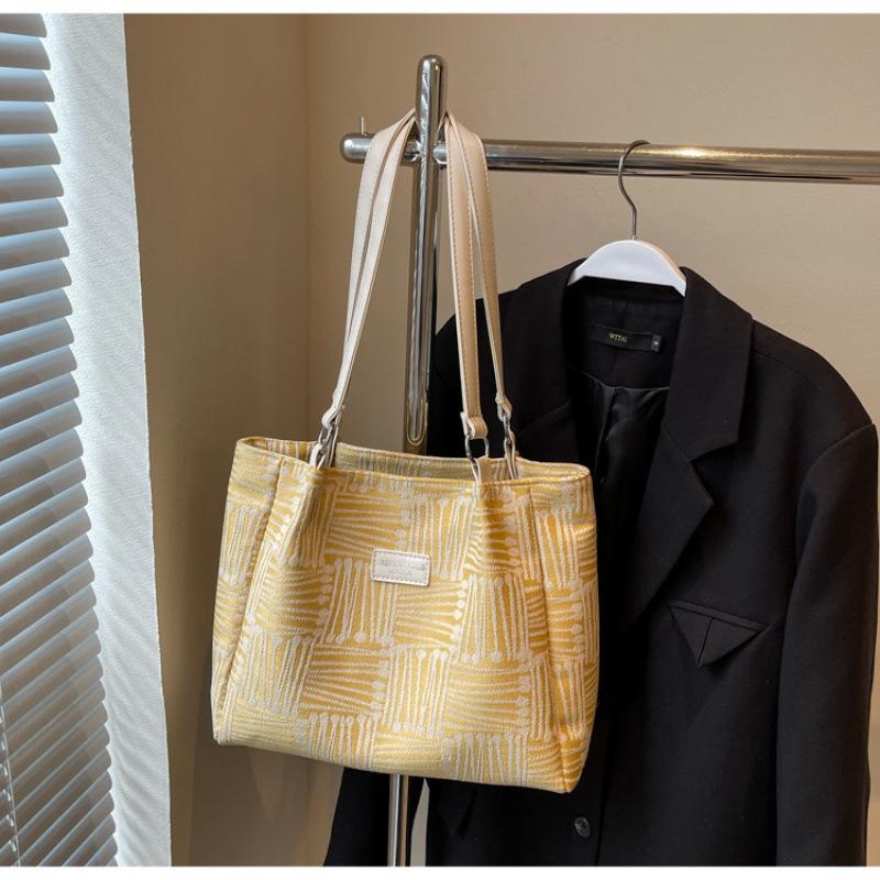 Korean Fashionable Canvas Large Tote Bag for Women - 2025 New, Versatile, Large Capacity Shoulder Bag, Perfect for Autumn and Winter.