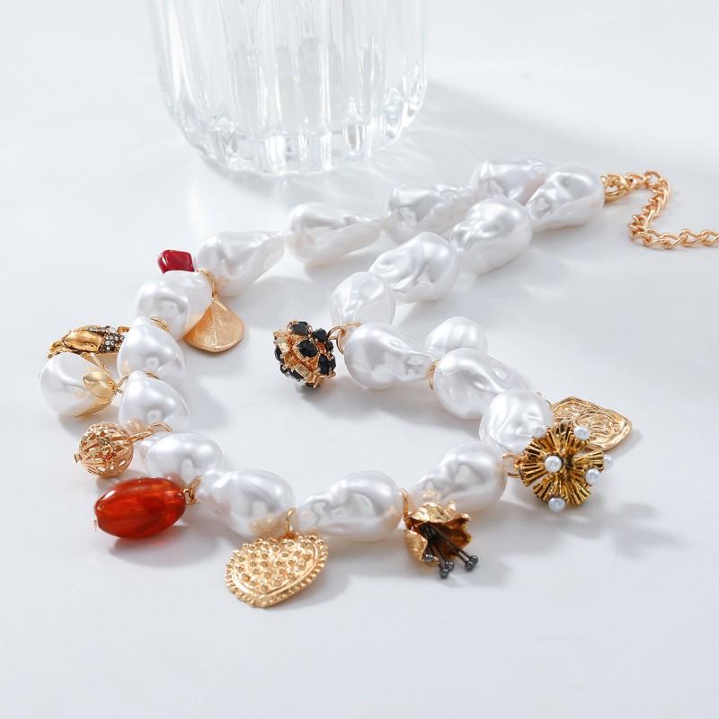 Gold Tone Alloy Pendant Necklace With Pearl Chain Heart Insect Leaf Geometric Charms Bold Statement Jewelry Women