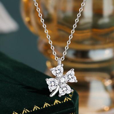 Four-Leaf Clover Zircon Necklace – Luxurious, Stylish Heart Pendant On a Versatile, Elegant Chain