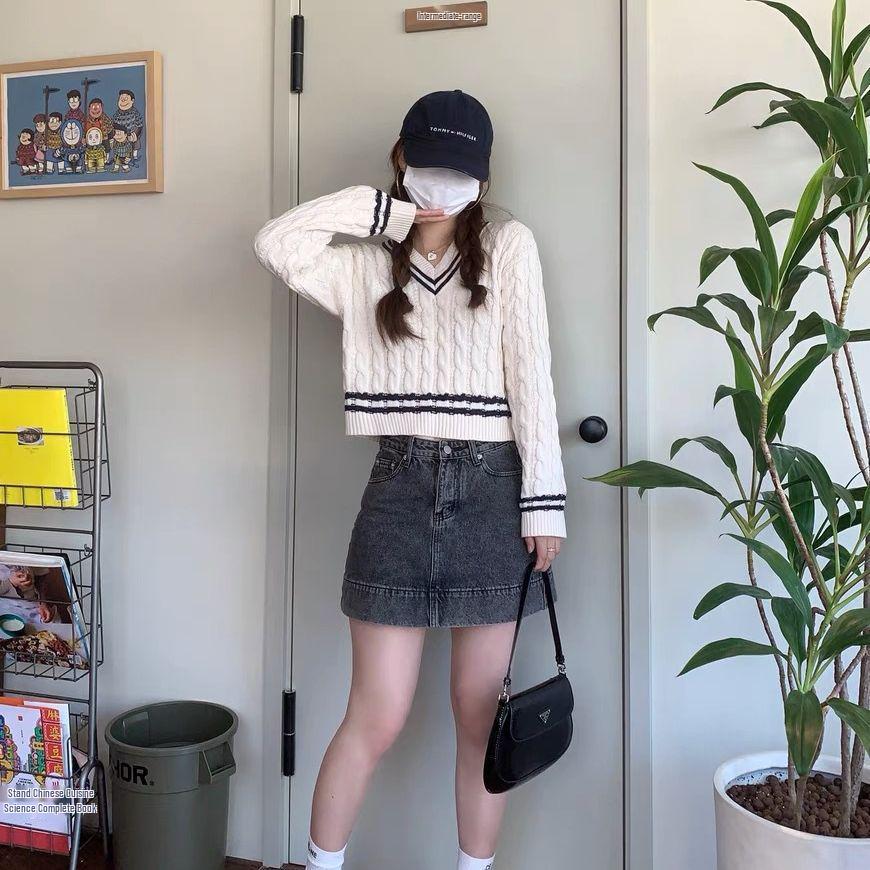 Women's Petite Color Block Cable Knit Crew Neck Sweater - Autumn/Winter, Long Sleeve, Loose Fit