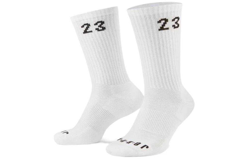 Jordan Essentials Crew Socks (3 Pairs) DA5718-100 M