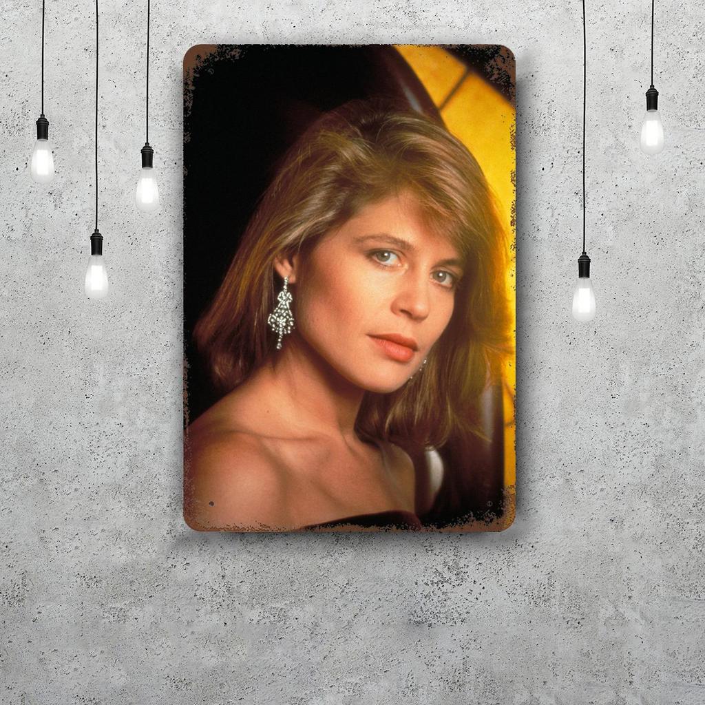 Linda Hamilton Metal Signs wall decor Vintage Tin Signs Captain Metal Poster Decor for Bar Pub Club Wall Decoration