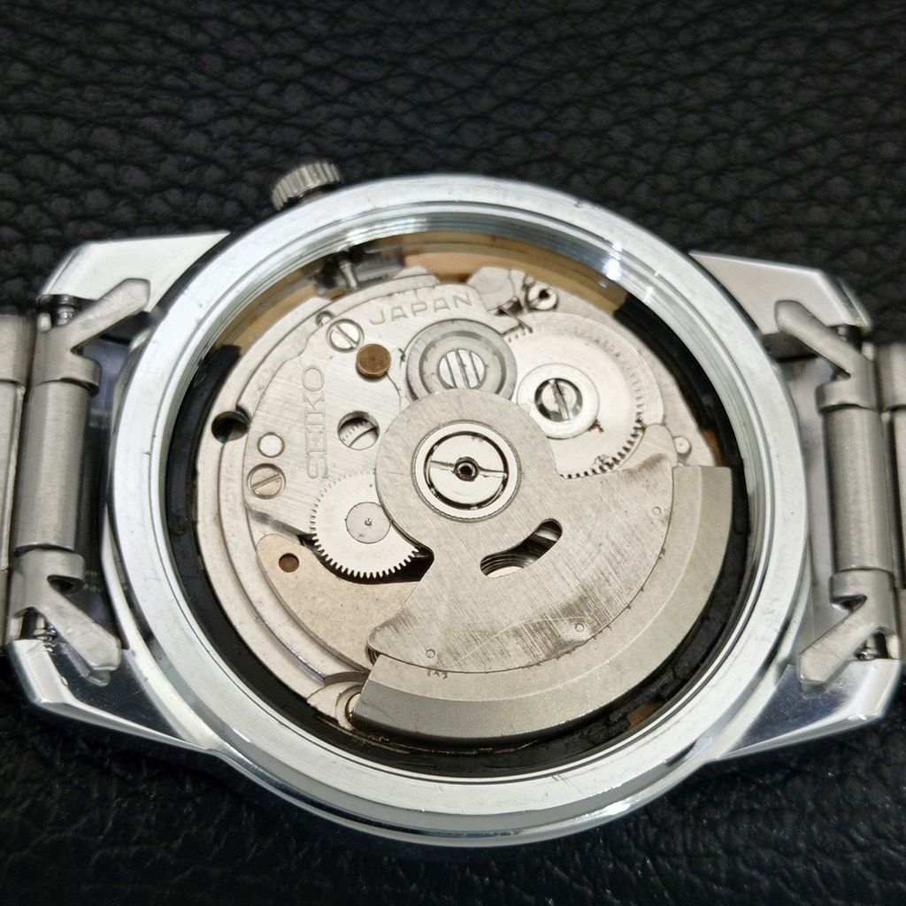 JAPAN VINTAGE REFURBISHED SEIKO 5 AUTOMATIC MENS SILVER DIAL WATCH a445892-1