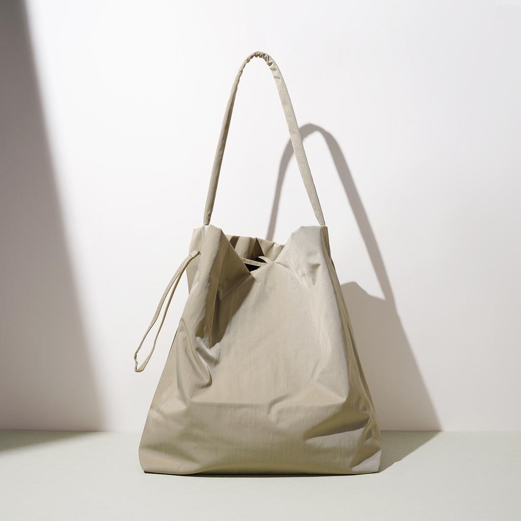 Solid color nylon bucket bag women's slack shoulder bag commuting large bag large capacity lazy wind handbag