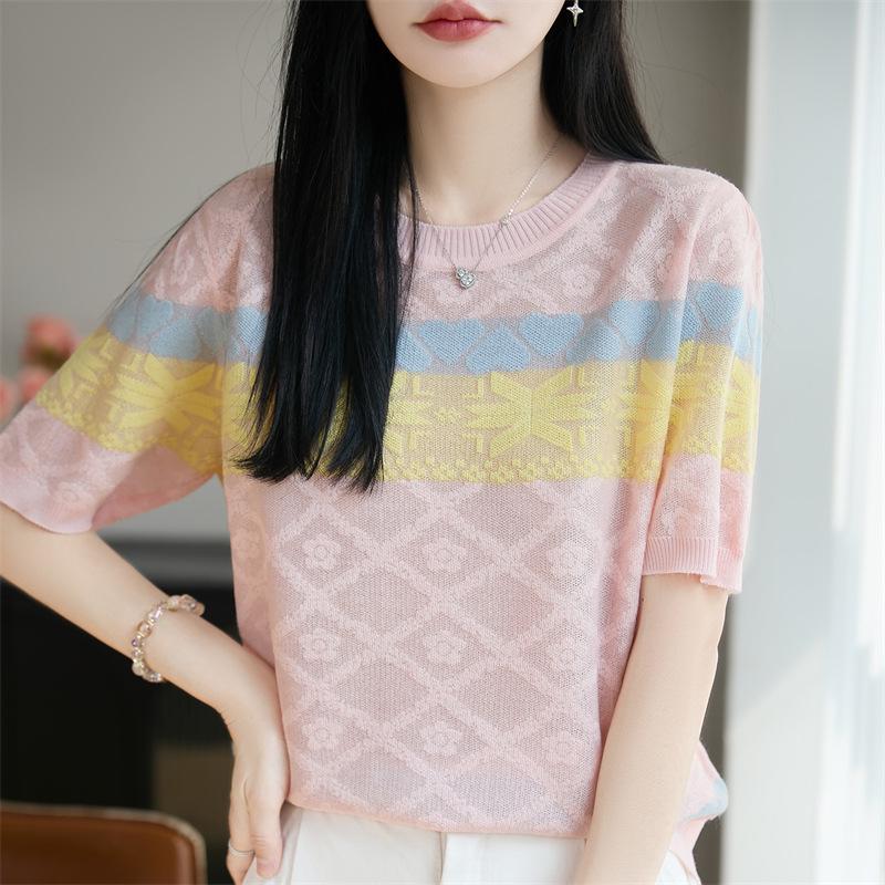 

Retro Jacquard Knitted T-Shirt for Moms: Stylish, Age-Reducing, Versatile & Loose-Fit Summer Wear for Middle-Aged & Elderly Women L (55-65kg) рожевий